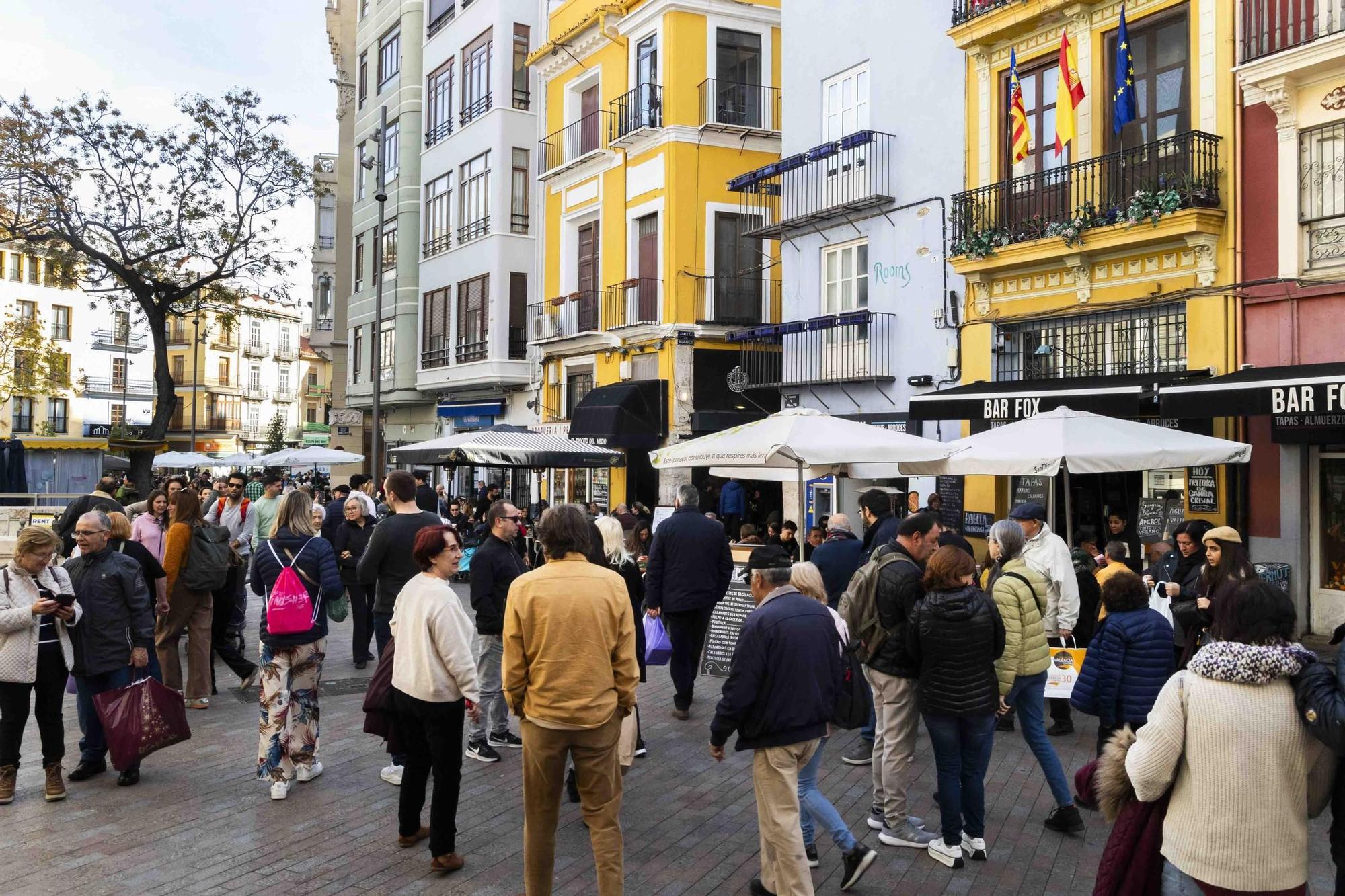 València, a reventar en el puente de la Constitución