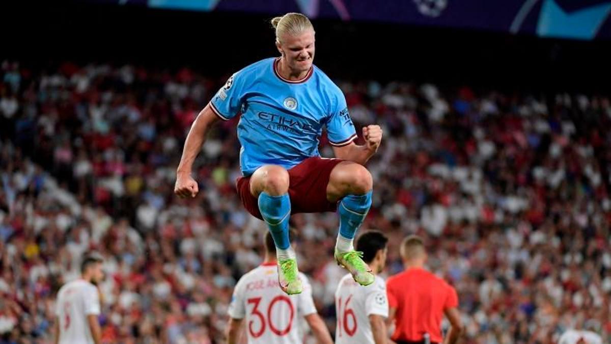 Haaland celebrando uno de sus goles ante el Sevilla