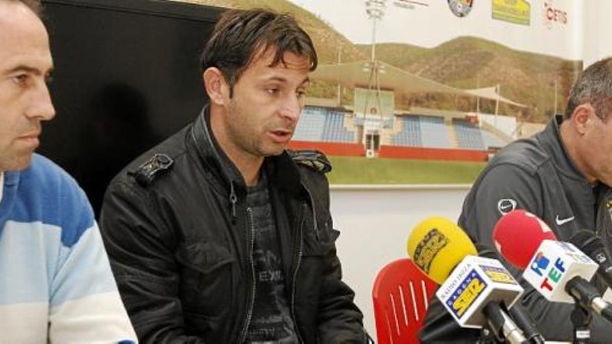 Javi Moreno en rueda de prensa