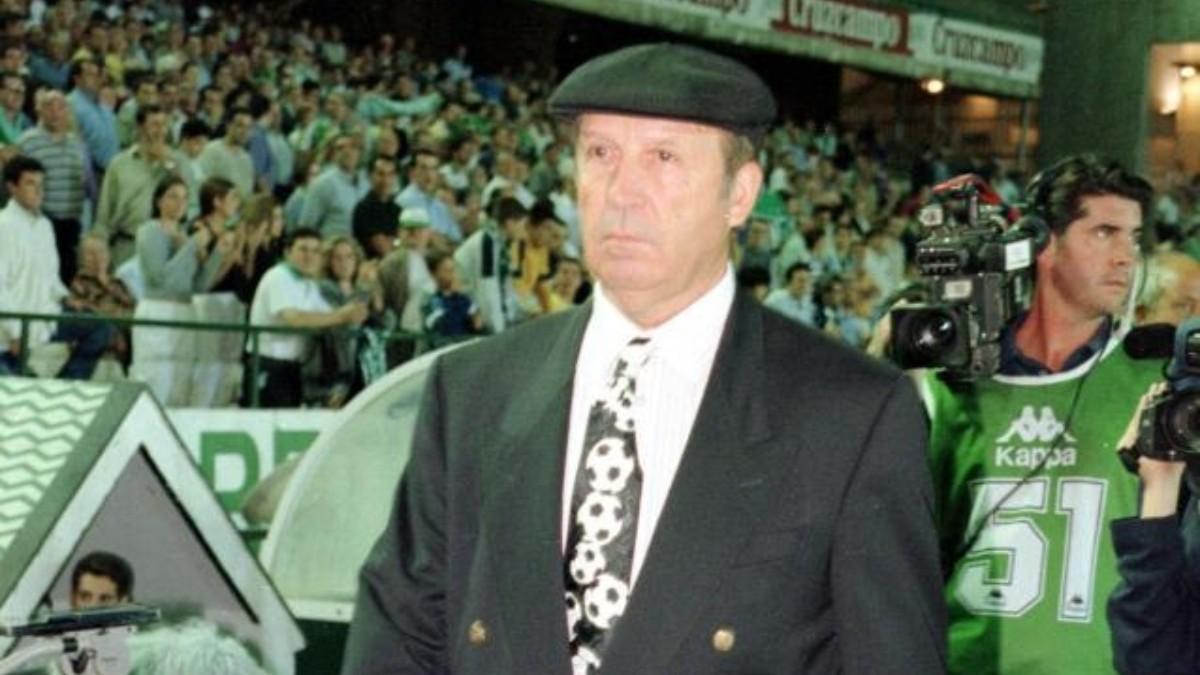 Carlos Timoteo Grigol, durante su etapa como entrenador del Betis