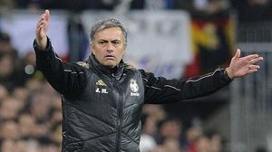 L’entrenador del Reial Madrid, José Mourinho, es culpa de la derrota davant el Barça.