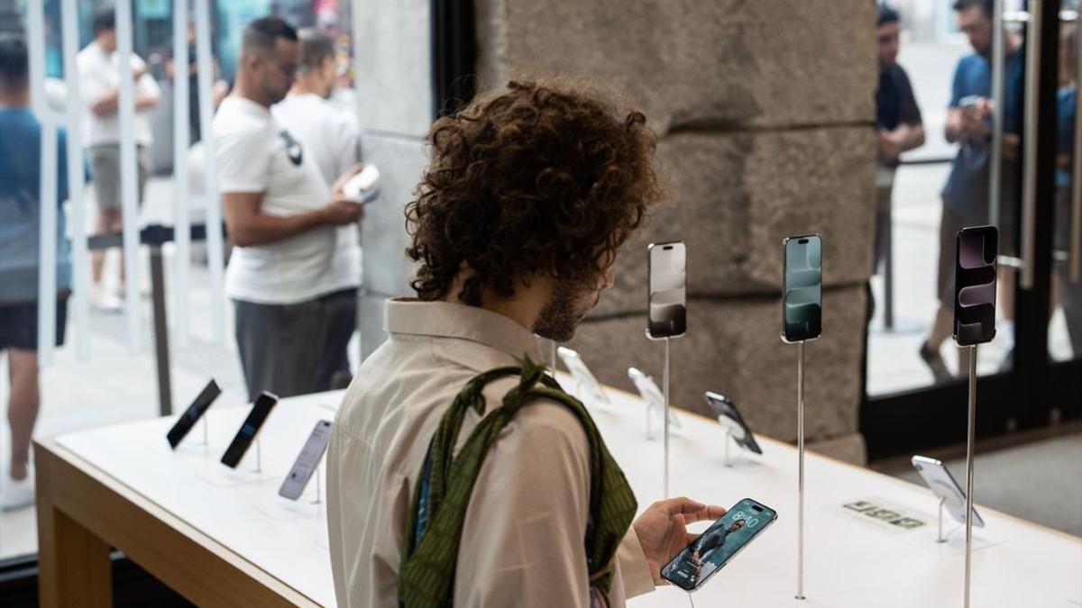BLACK FRIDAY 2025 | Desde ‘AirPods’ y balizas V16 hasta préstamos bancarios con 0% TAE: la tecnología y las finanzas se abren hueco en el Black Friday BLACK FRIDAY 2025 | Desde ‘AirPods’ y balizas V16 hasta préstamos bancarios con 0% TAE: la tecnología y las finanzas se abren hueco en el Black Friday