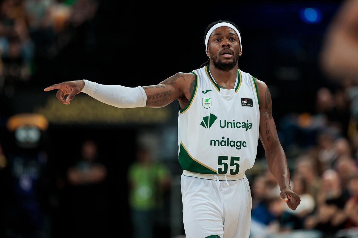 Kendrick Perry marca jugada en el Surne Bilbao-Unicaja.