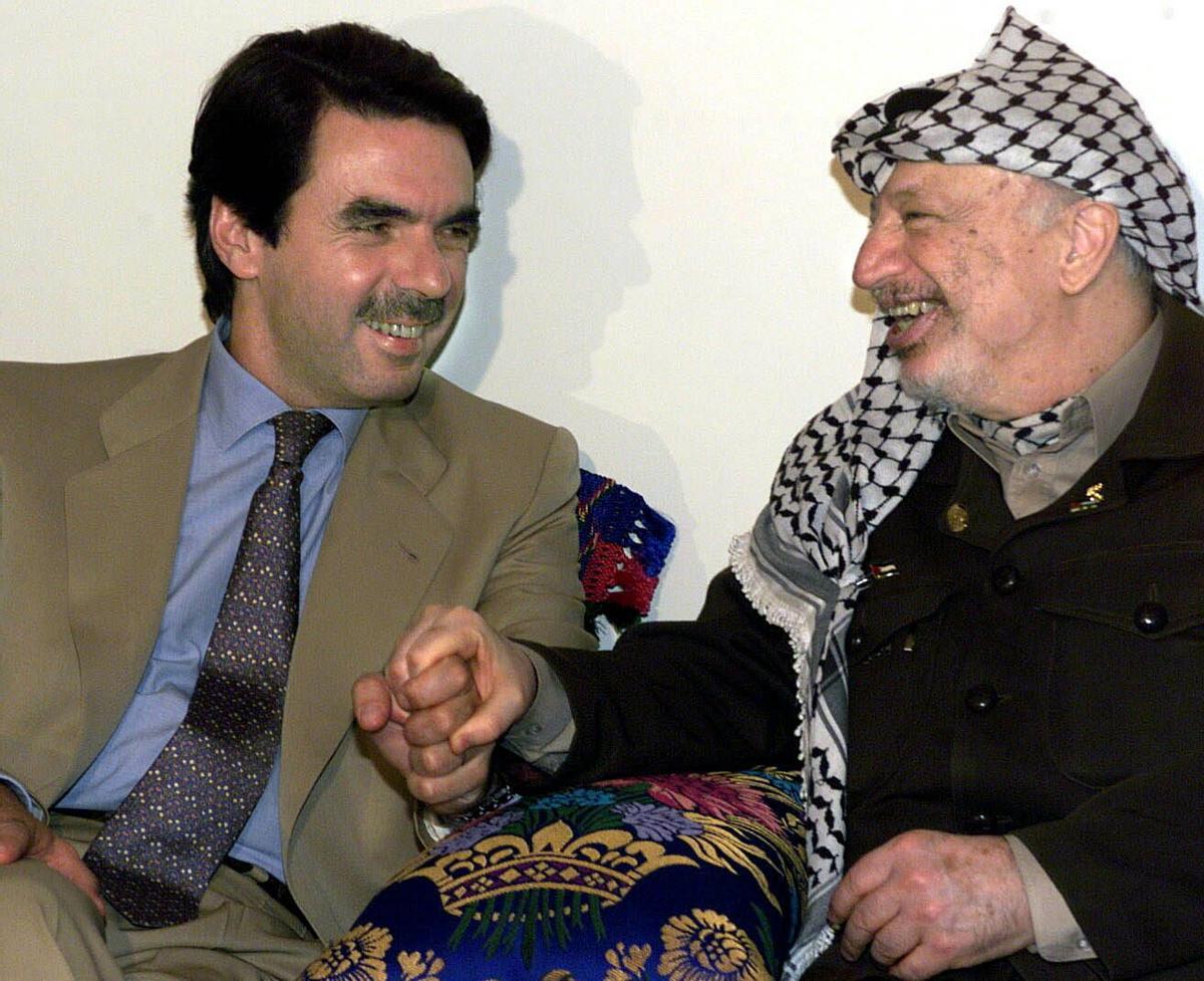 José María Aznar con Jaser Arafat en 1999
