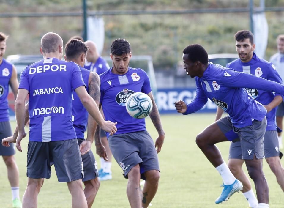 El Deportivo comienza a preparar el partido del domingo contra el Sporting en el Molinón tras la derrota del pasado sábado contra el Albacete en Riazor.