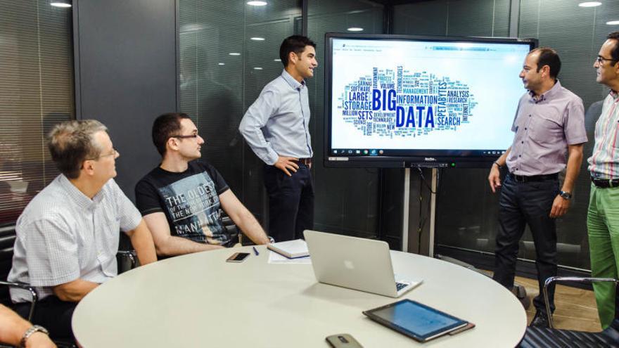 Suma comienza un proyecto de Inteligencia de Negocio y Big Data con la UA y UMH