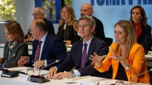 Feijóo reivindica Mazón com a víctima d’una "cacera política i personal"