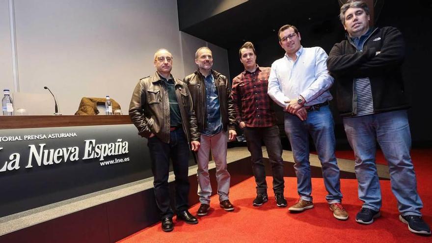 De izquierda a derecha, Jorge Fernández Fierro, Guzmán Concejo, David Moreno, Fernando Cordero y Alfonso González de Lena, ayer, en el Club Prensa Asturiana de LA NUEVA ESPAÑA.