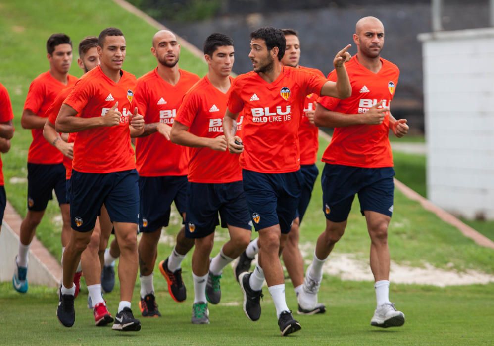 Las imágenes del entrenamiento de este lunes del Valencia CF