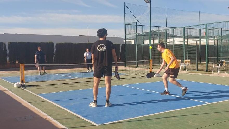 Jugadores de 'pickleball' en Onda.