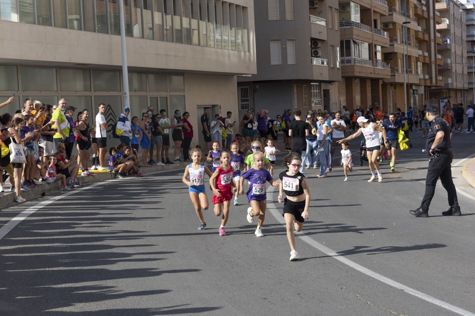 Así fue en imágenes una nueva edición de la carrera solidaria de AFA Torrevieja