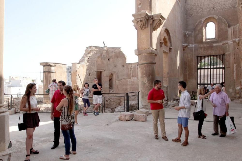 Primeros visitantes a la Catedral Vieja de Cartagena