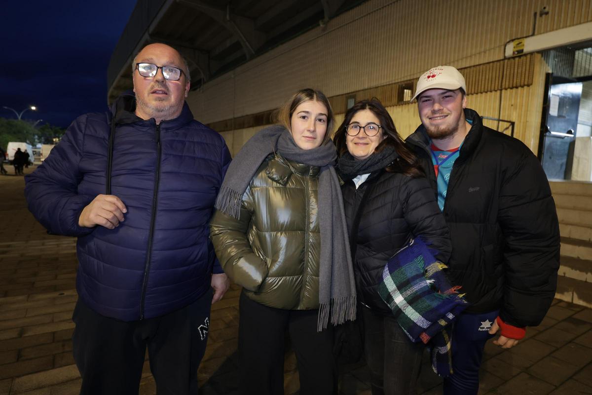 Galería | La lluvia respeta en el SkyFi Castalia y gran ambiente para ver el Barcelona-Athletic de la Supercopa