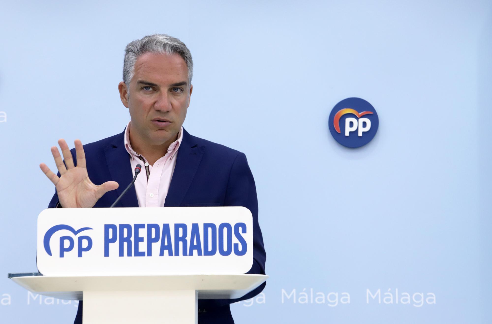 El coordinador general del PP, presidente provincial y diputado autonómico, Elías Bendodo, ofrece una rueda de prensa.