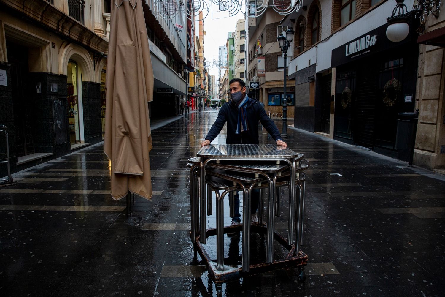 Primer día del cierre de la hostelería a las 17.00 horas