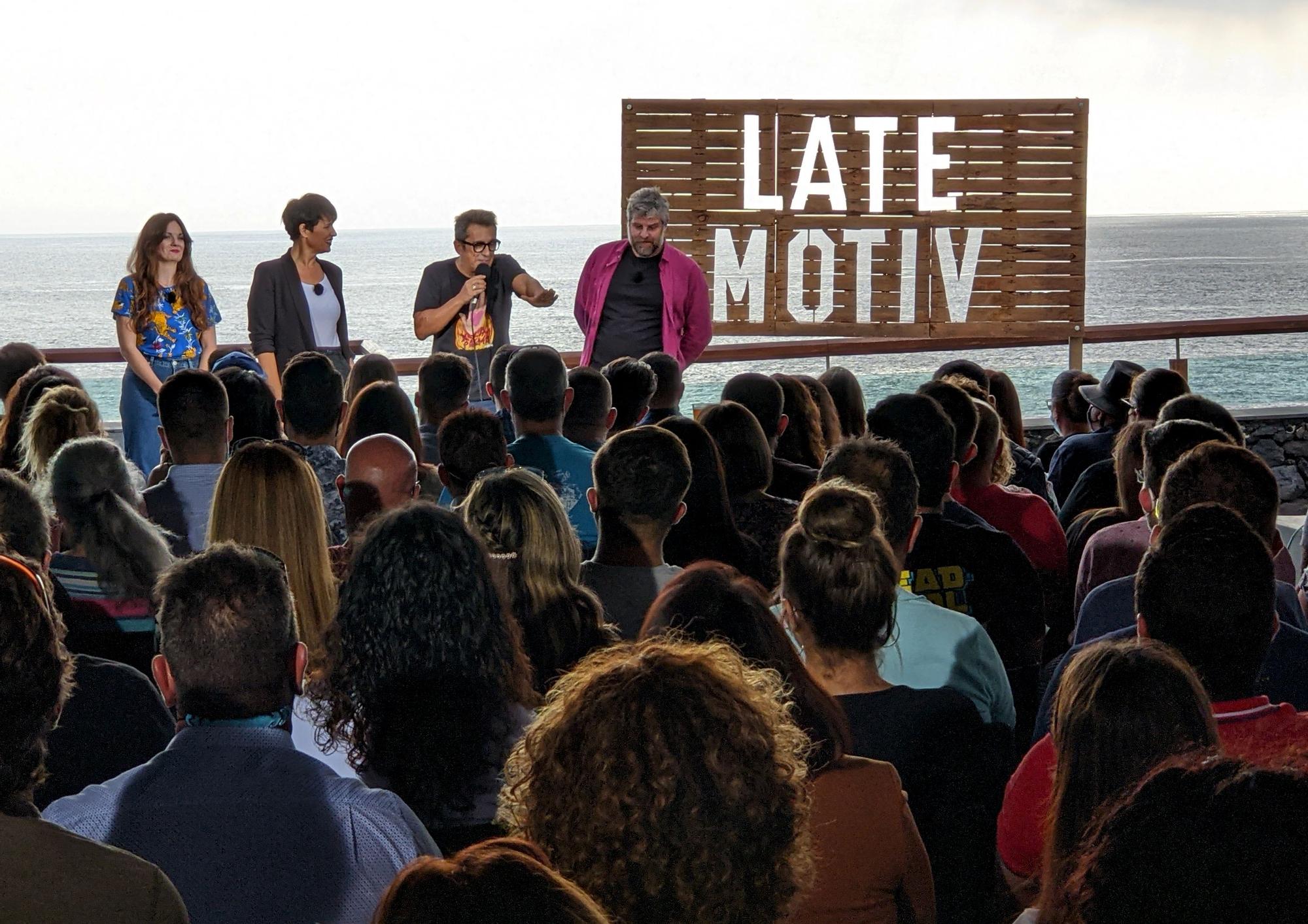 Andreu Buenafuente y parte del equipo del programa 'Leit Motiv', recientemente emitido desde La Palma.