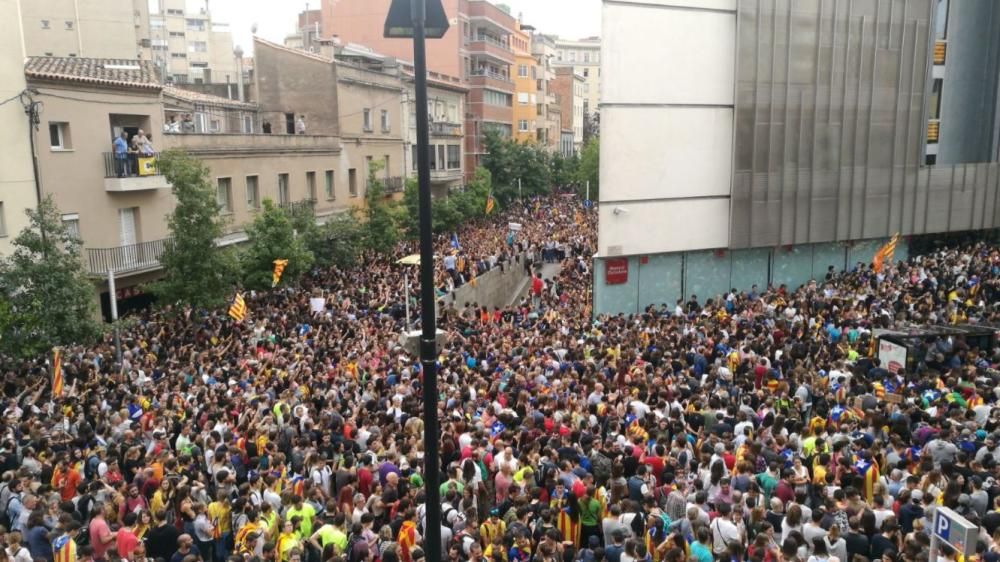 Concentració a la seu de la Generalitat a Girona