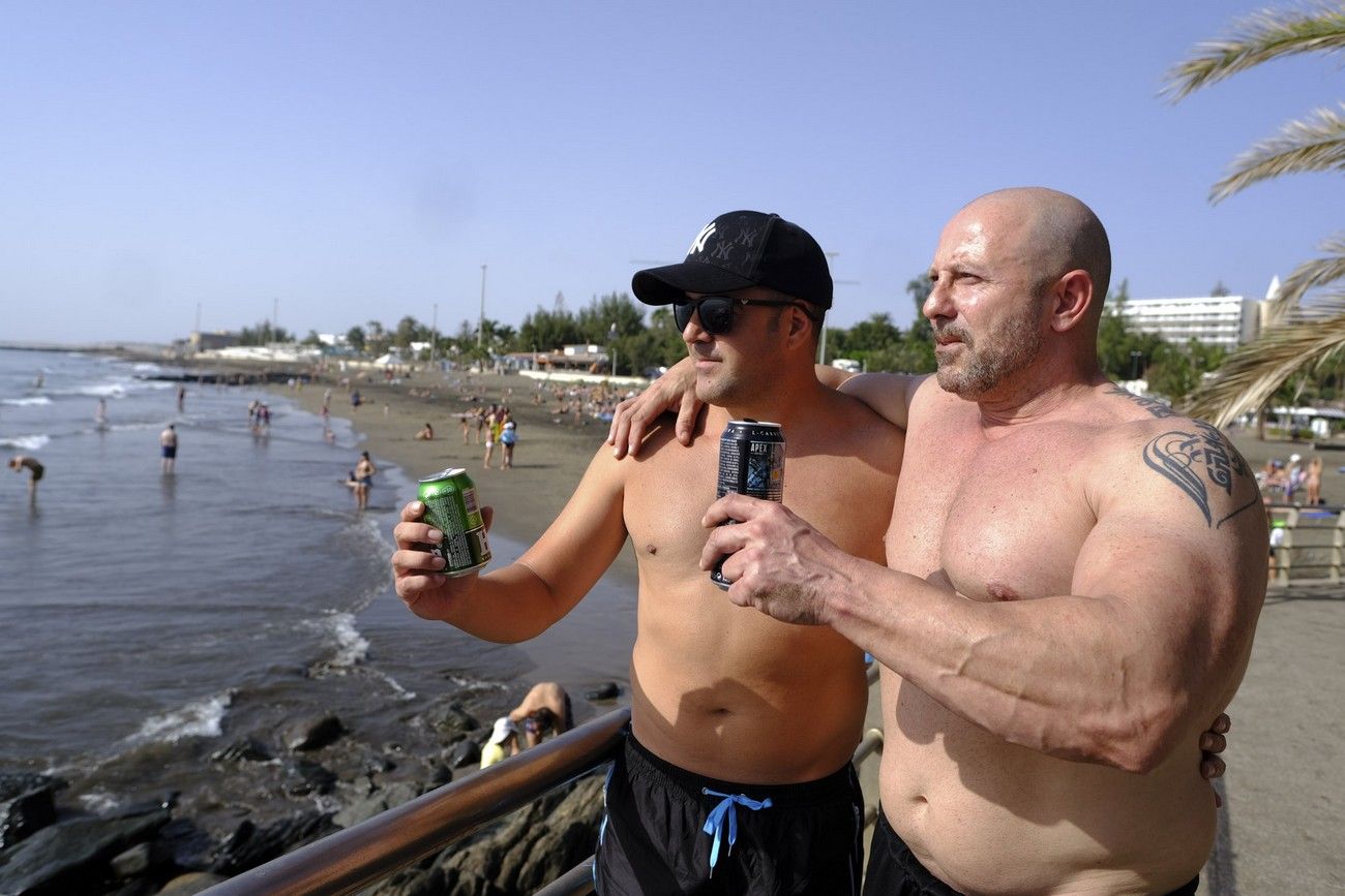 Primer baño de 2023 en las playas del sur de Gran Canaria