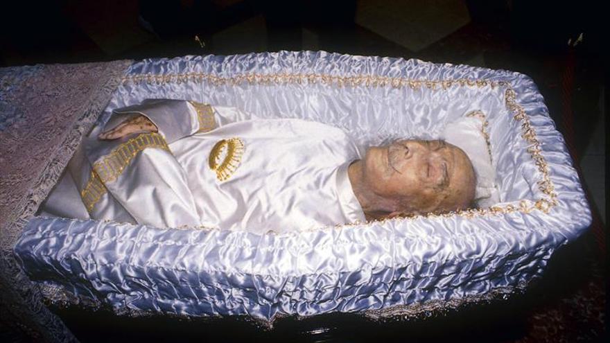 La exhumación del cuerpo de Salvador Dalí será esta noche