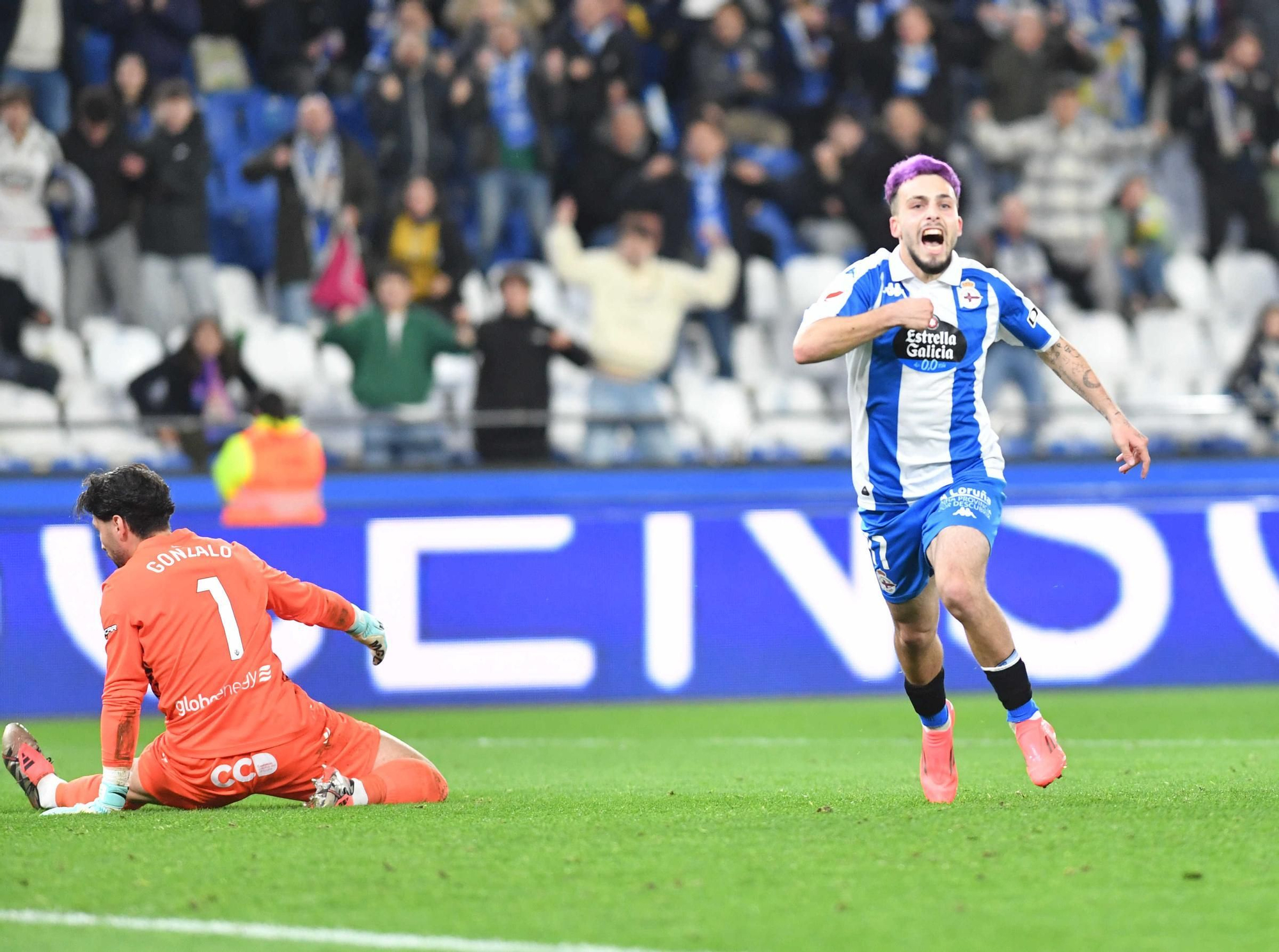 El Dépor golea al Castellón en Riazor (5-1)
