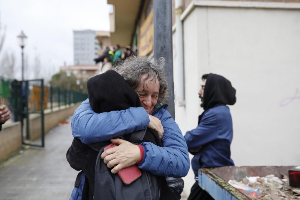 Las mejores imágenes de la paralización del desahucio de una familia zamorana