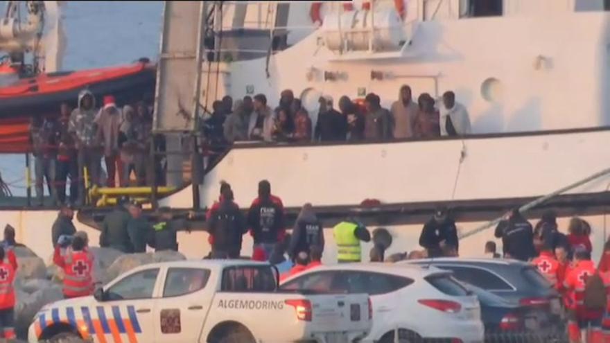 El &#039;Open Arms&#039; llega a Algeciras con más de 300 inmigrantes a bordo