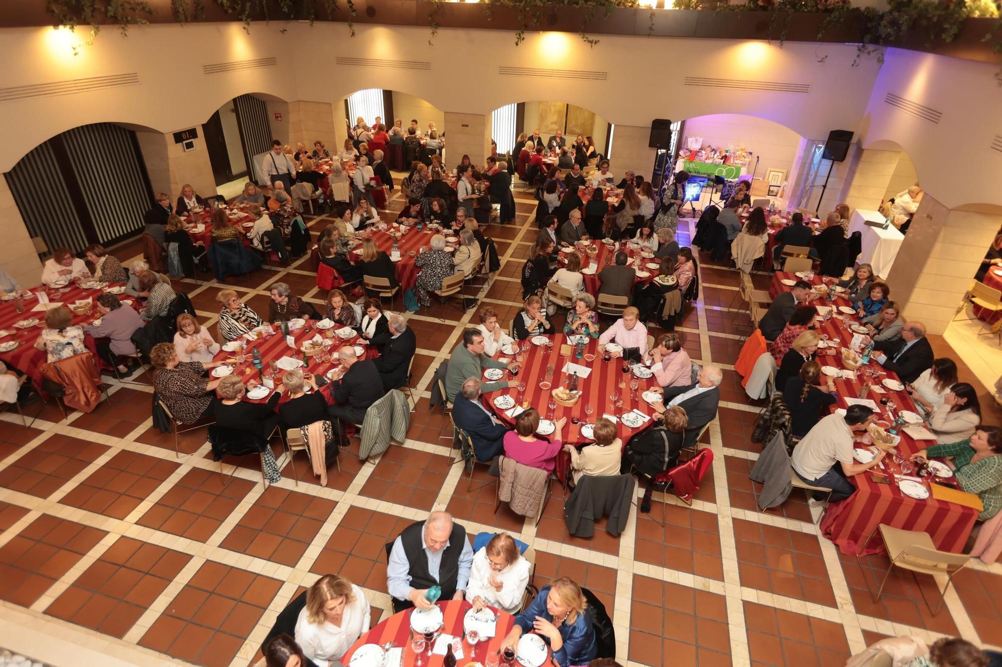 Cóctel navideño de la Asociación Española Contral el Cáncer (AECC) de Castellón