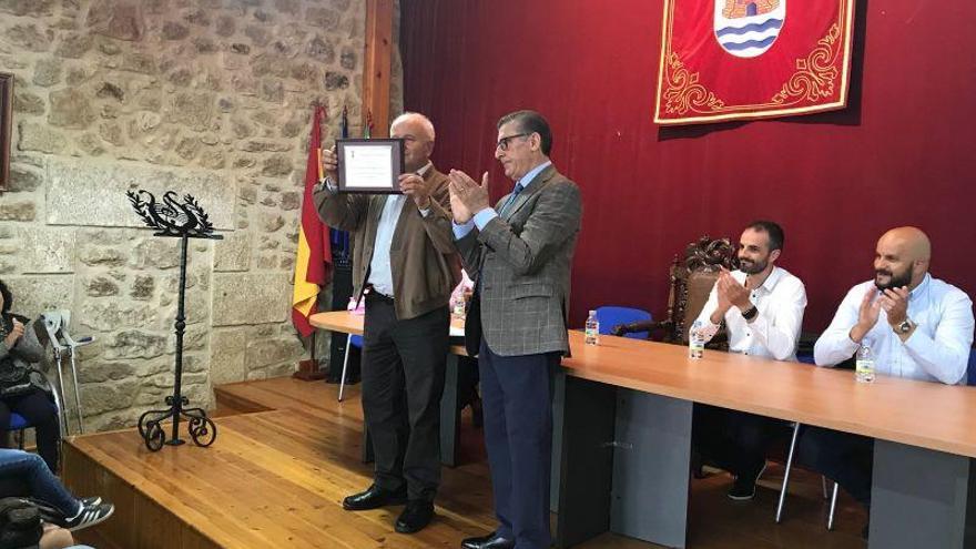 Acto de homenaje al policía municipal de Fermoselle Agustín Vicente Borges