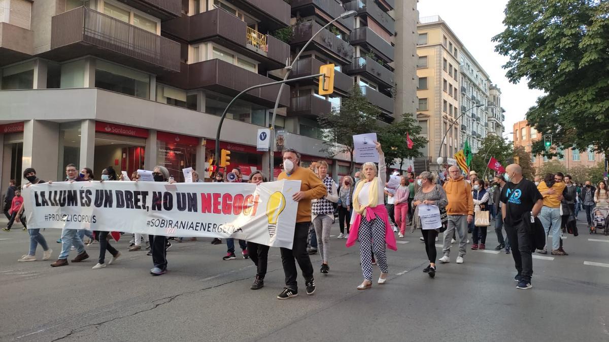 Protesten a Girona contra el model energètic