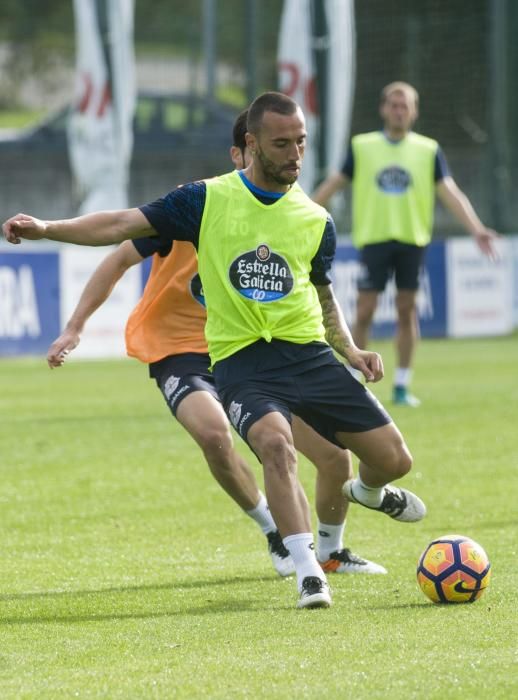 Toda la plantilla está a disposición de Gaizka Garitano, a excepción de Joselu, que, ya se ejercita en el readaptador. Florin Andone se retiró de la sesión antes que sus compañeros.