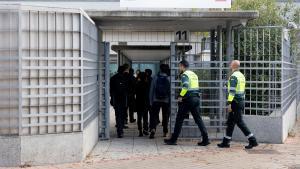Era una situación muy convulsa, había una masa de gente acosándonos e increpándonos, ha rememorado un agente de las UIP.
