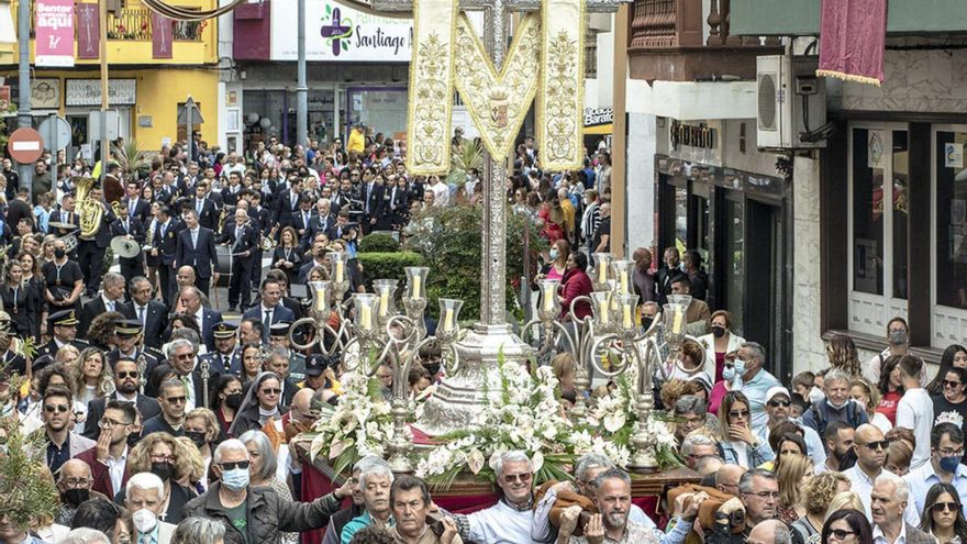 Procesión de la Cruz de la Parroquia Matriz del Apóstol Santiago.