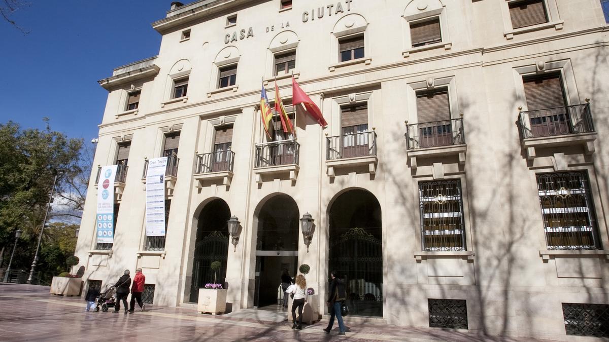 Imagen de archivo de la fachada del Ayuntamiento de Xàtiva.