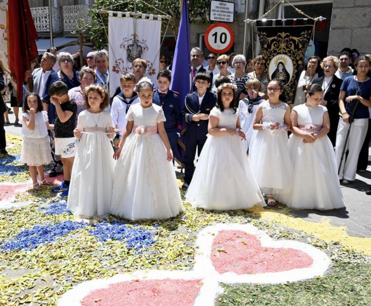 Niños marinenses de comunión.