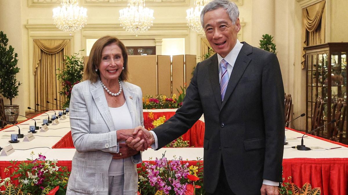 Nancy Pelosi visita Singapur