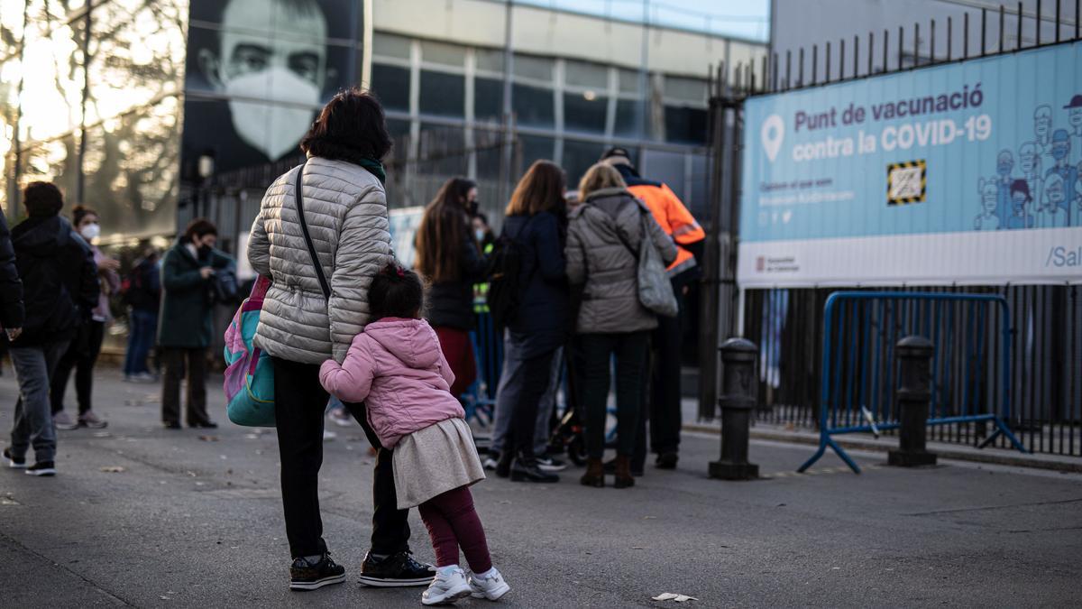 BARCELONA 07/12/2021 Sociedad. Vacunacion en la Fira. FOTO de ZOWY VOETEN