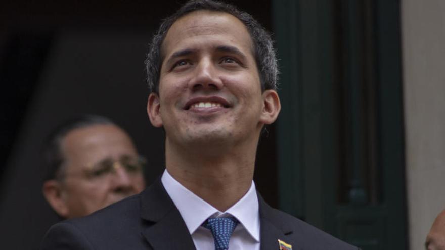 Juan Guaidó volverá a Venezuela este lunes.