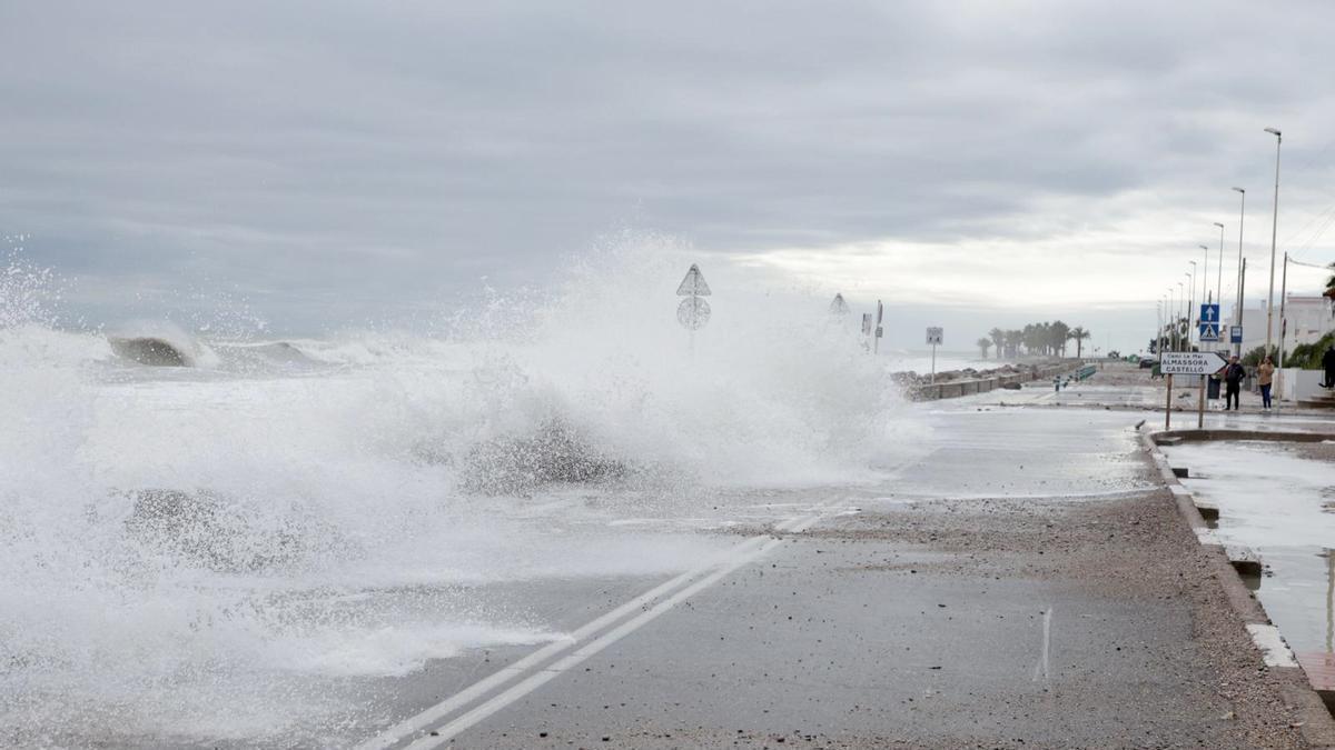 Vídeo: Inundación en la playa de Almassora