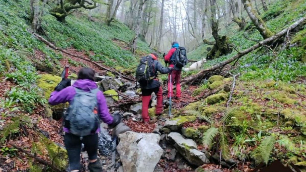 Rescatan en Quirós a una pareja que se desorientó y se refugió en una cueva | 112 ASTURIAS