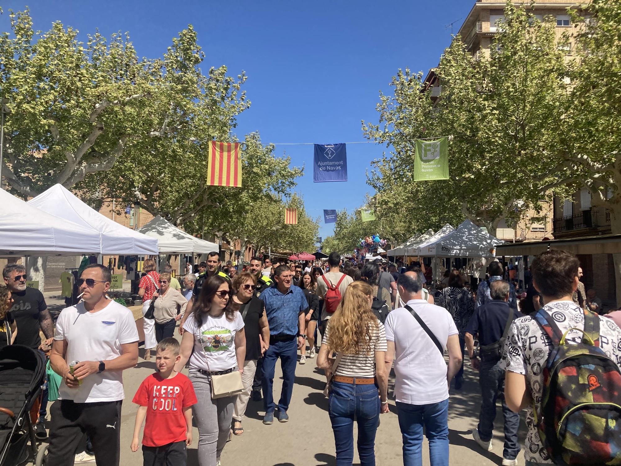 La Fira de Primavera de Navàs 2024 omple els carrers de gent