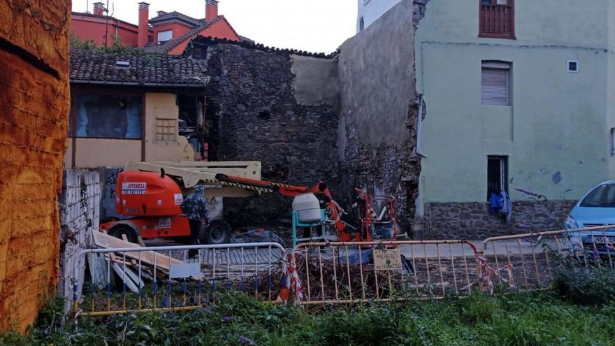 Langreo y Mieres tiran de piqueta: derriban más de 150 edificios en ruinas