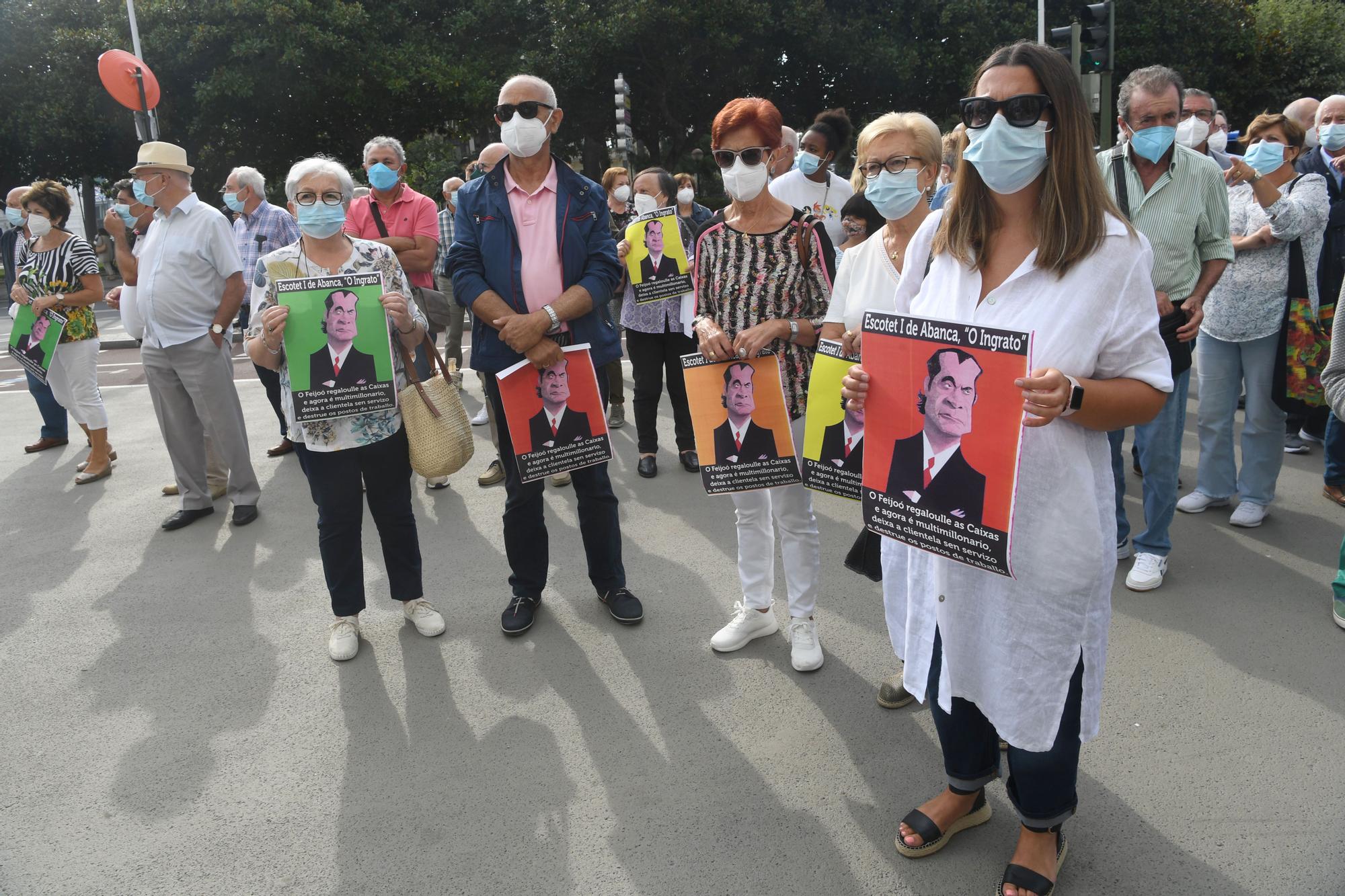 Manifestación contra el cierre de sucursales bancarias en el Obelisco