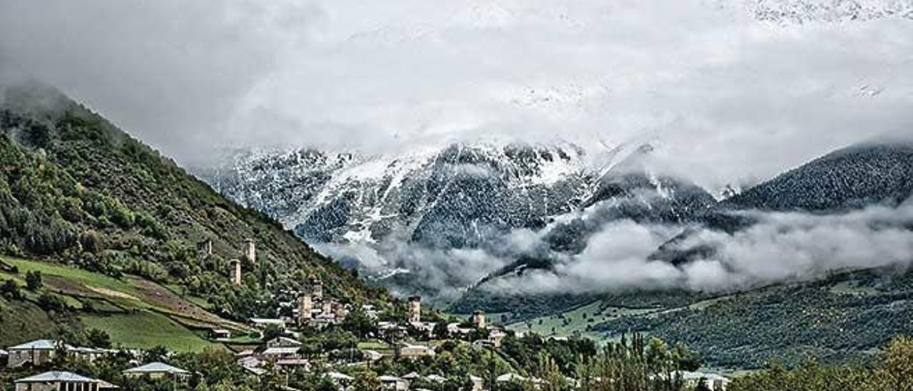 Las montañas de Mestia, en Georgia, destacan por su belleza.