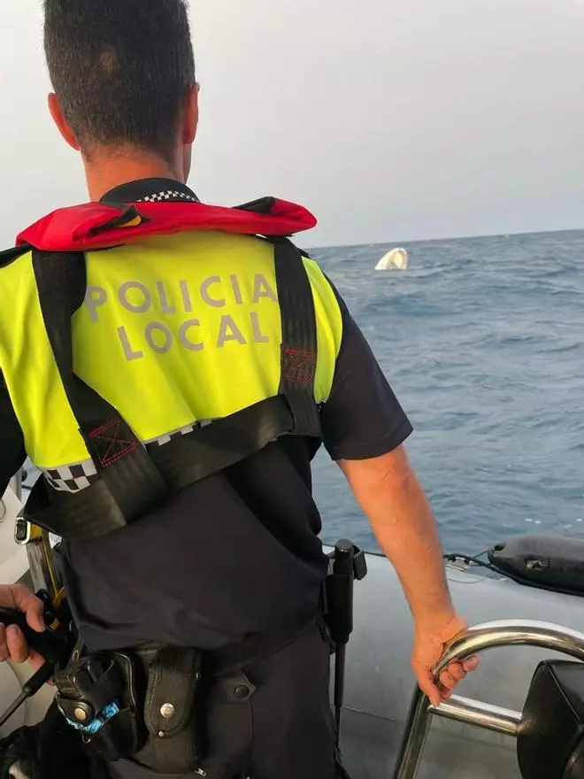 Rescatados seis tripulantes de una embarcación hundida en la travesía de Tabarca a Alicante
