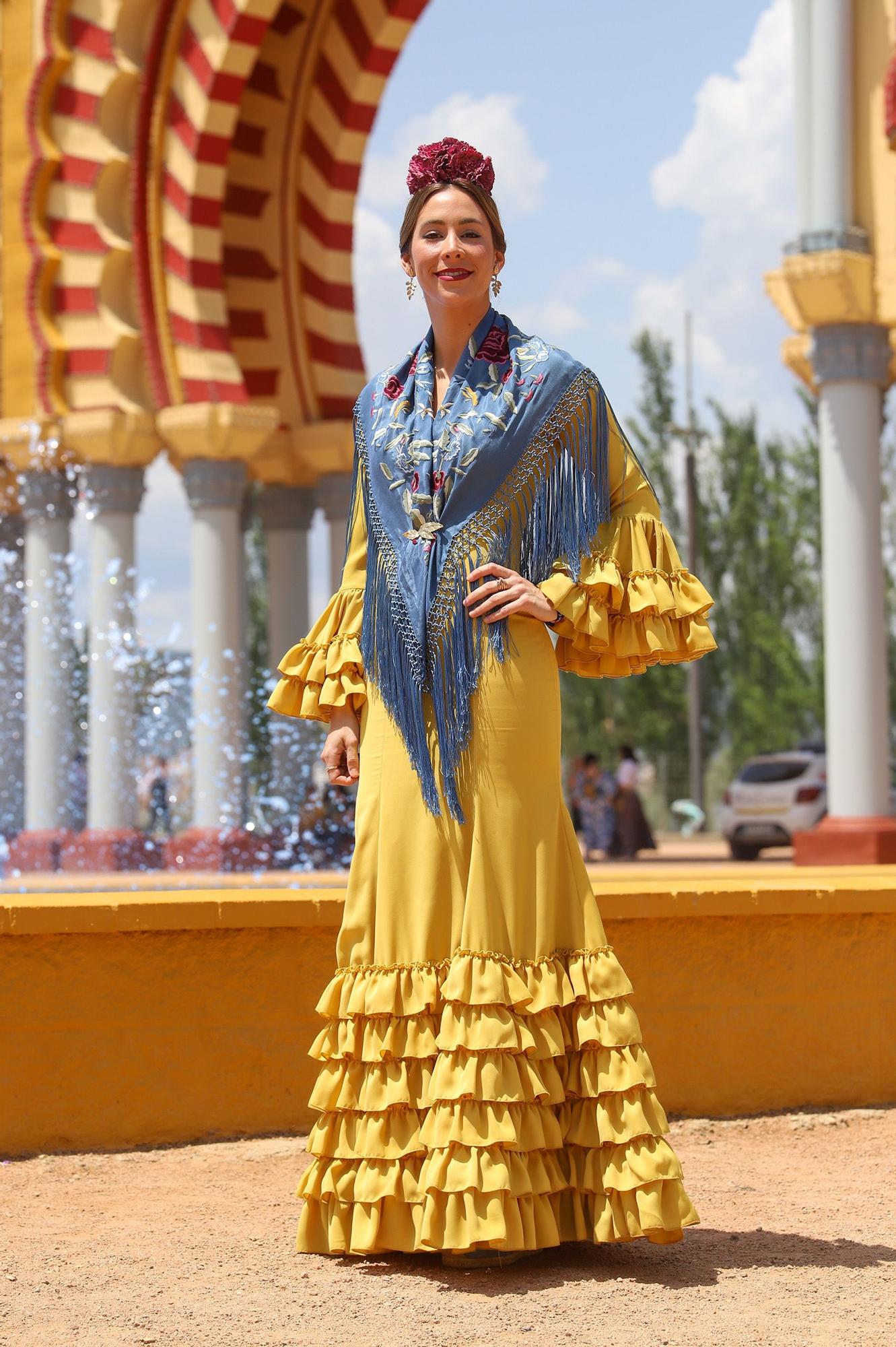 Trajes de gitana en El Arenal el viernes de feria