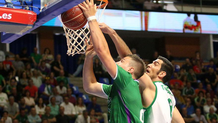 El Unicaja se garantizó el factor pista al ganar al Betis.