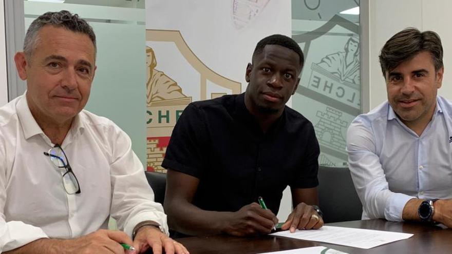 El Elche ficha al franco-congoleño Omenuke Mfulu