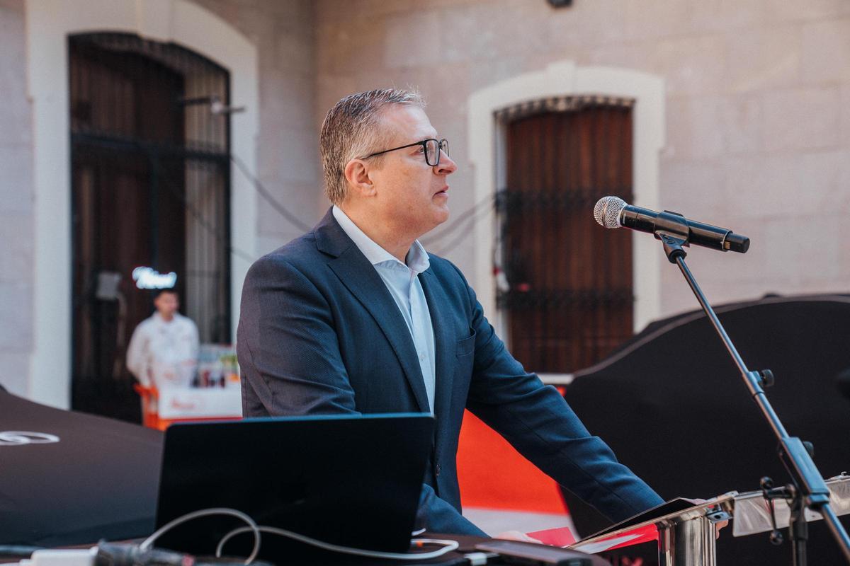 Vicente Talamantes, Director General de Grupo Motor Pacífico en Levante, dando unas palabras durante la presentación.