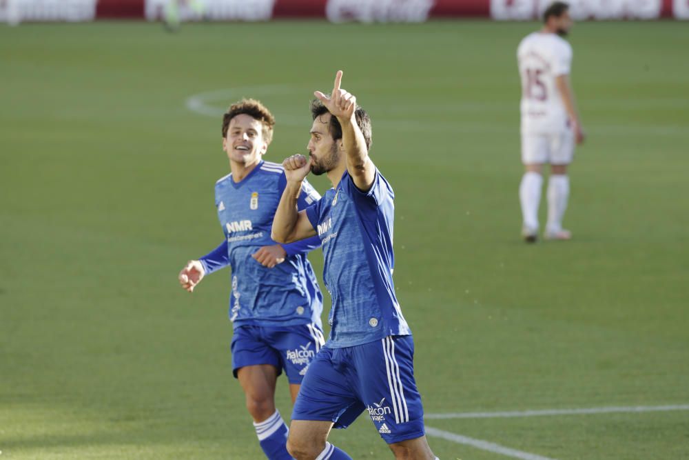 El partido entre el Albacete y el Real Oviedo, en imágenes