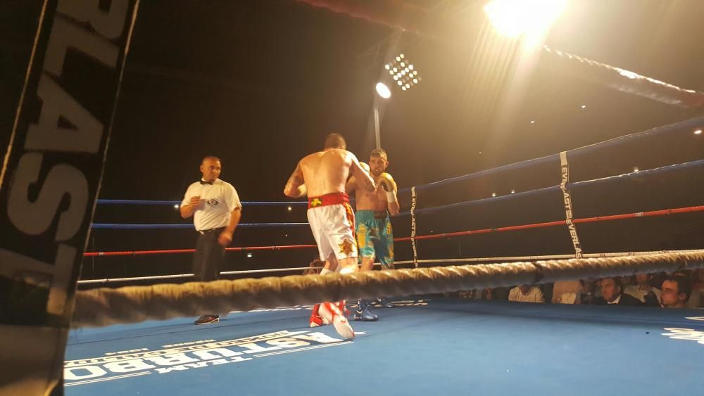 Velada en el Palacio de los Deportes de La Guía